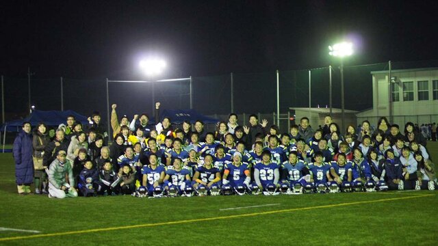 最終戦を勝利してシーズンを終えたアメフト部の皆さん