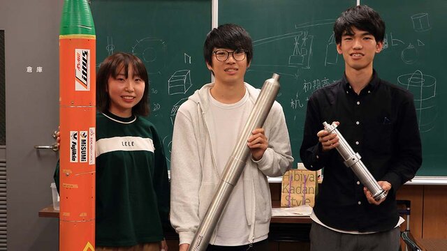 今回取材させていただいたCOREの皆さん。左から順に朝野さん、勝部さん、指田さん（3人とも航空宇宙システム工学科3年）