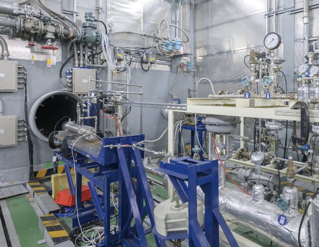 燃焼実験室（エンジン運転室）