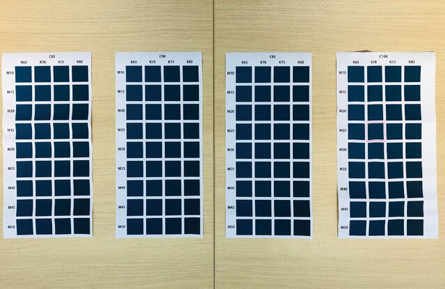 色の再現に試行錯誤しながら、理想的な「藍色」を見つけた